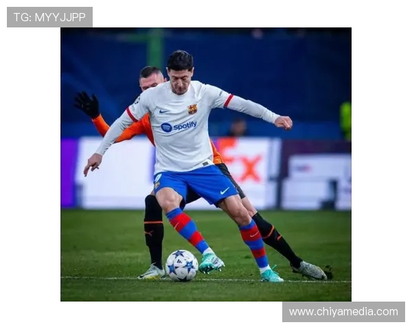 巴萨整体表现高水准 德容阿劳霍莱万发挥失常